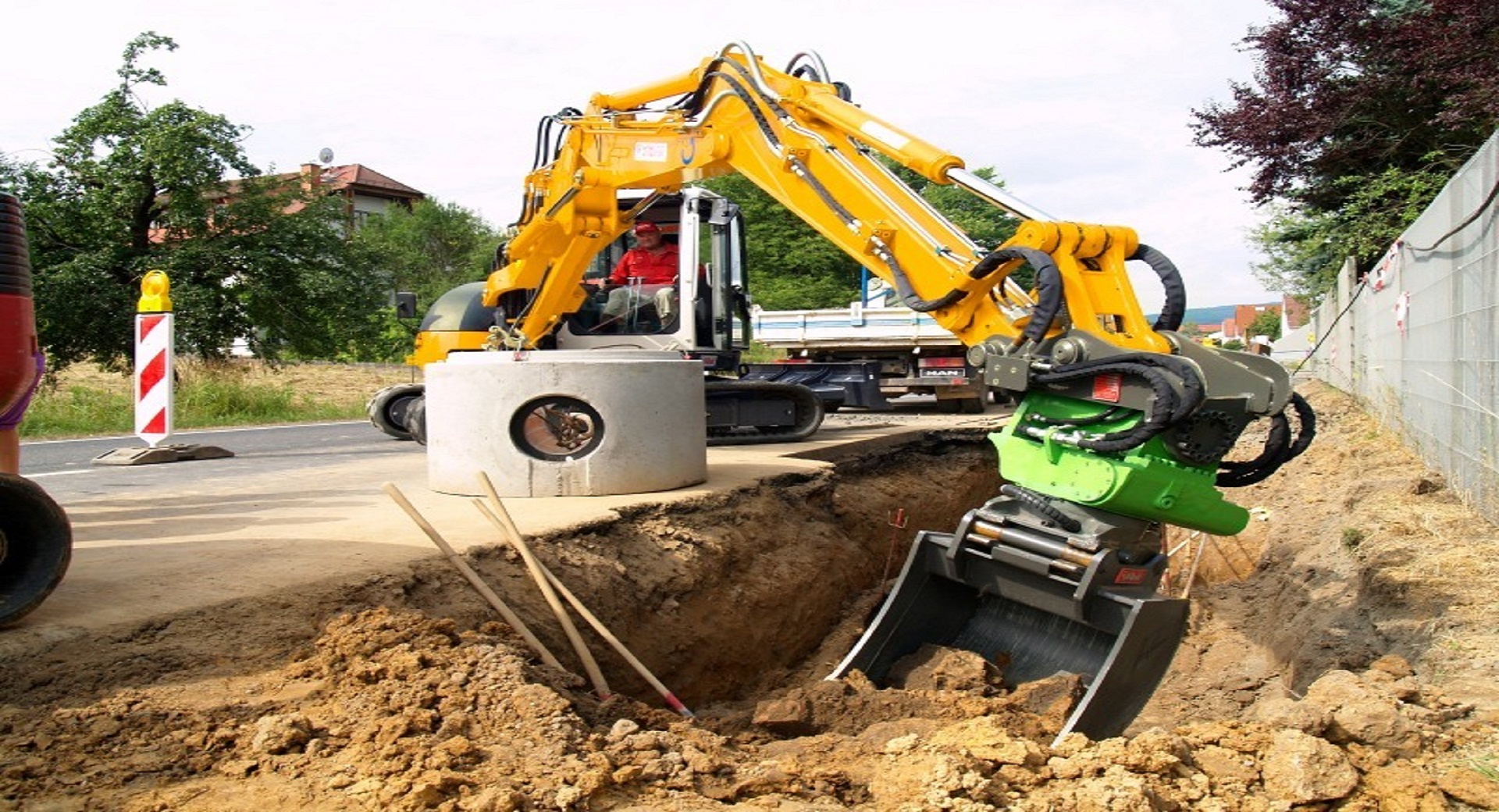 ATTACHMENTS FOR CONSTRUCTION MACHINES
